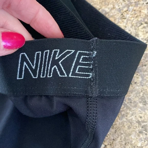Nike Black Active Capri Crop Leggings Tights Medium - Picture 13 of 15